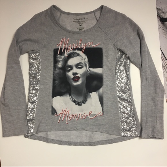 Marilyn Monroe Tops - Marilyn Monroe graphic T Shirt/Junior XL Marilyn Monroe Tops - Marilyn Monroe graphic T Shirt/Junior XL